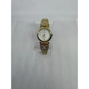 Womens Bay Studio Gold Tone Heart Diamond Accents Bracelet Watch New Battery